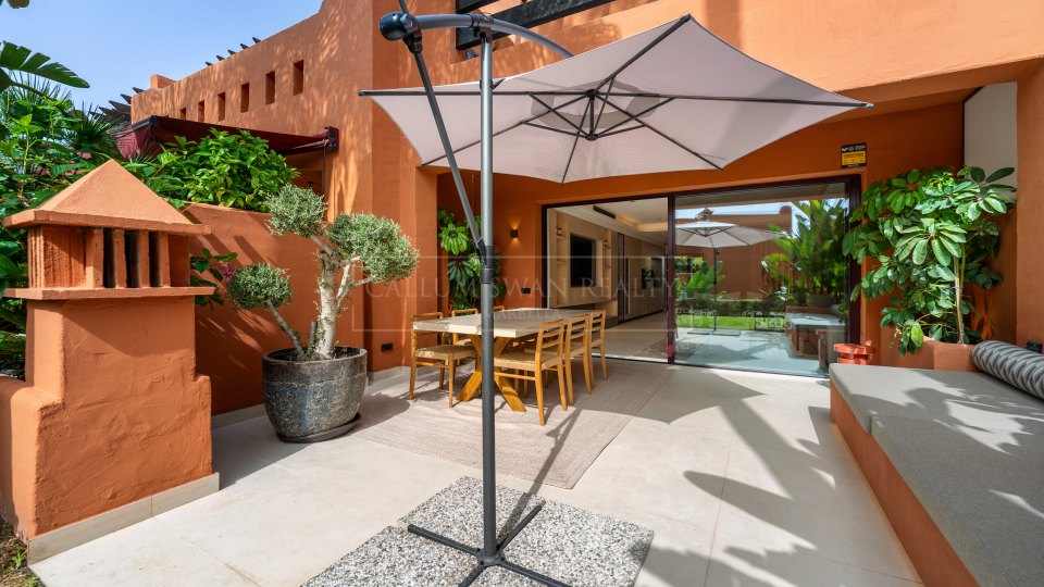 Marbella Golden Mile, Renovated Townhouse for Sale in Altos de Puente Romano, Marbella