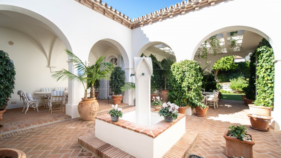 Marbella Golden Mile, Villa méditerranéenne traditionnelle à Altos Reales, Marbella