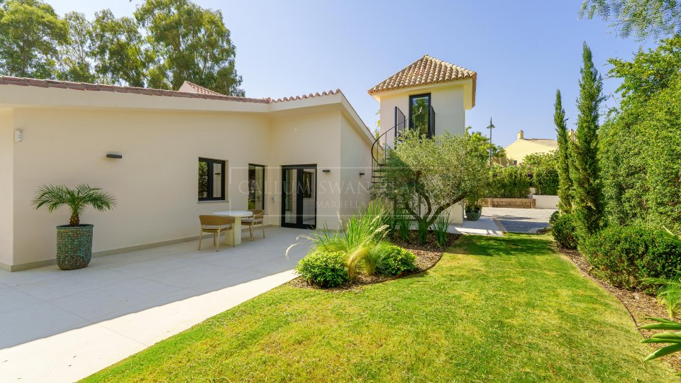 Marbella - Puerto Banus, Unique Single-Level Villa in Puerto Banús, Marbella