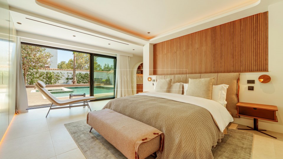 Marbella - Puerto Banus, Unique Single-Level Villa in Puerto Banús, Marbella