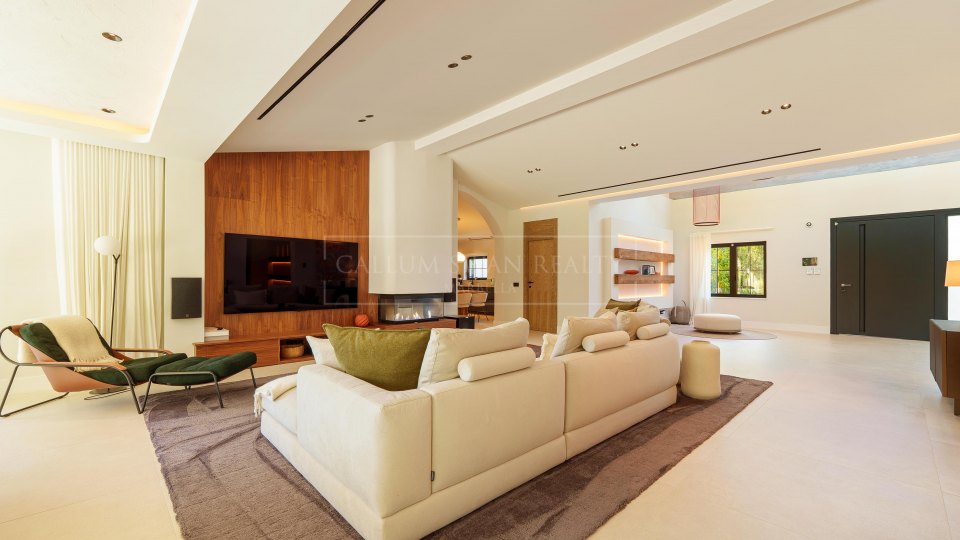 Marbella - Puerto Banus, Unique Single-Level Villa in Puerto Banús, Marbella