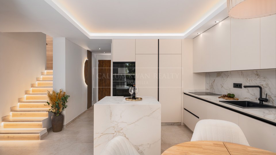 Nueva Andalucia, Penthouse duplex rénové à vendre à Nueva Andalucía, Marbella
