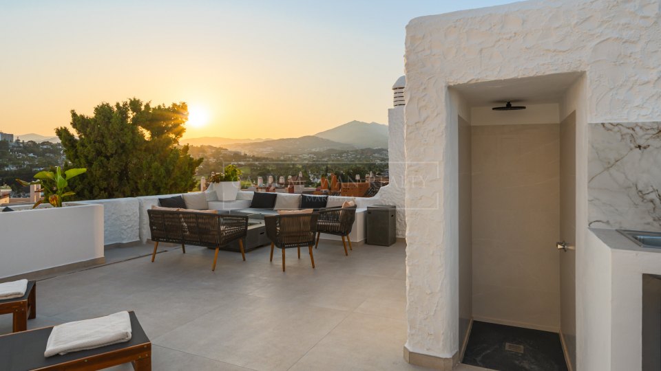 Nueva Andalucia, Penthouse duplex rénové à vendre à Nueva Andalucía, Marbella