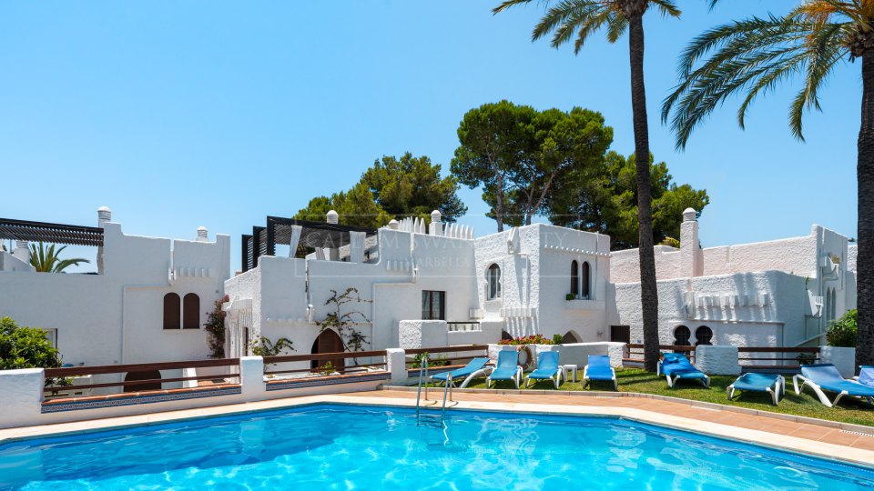 Nueva Andalucia, Penthouse duplex rénové à vendre à Nueva Andalucía, Marbella