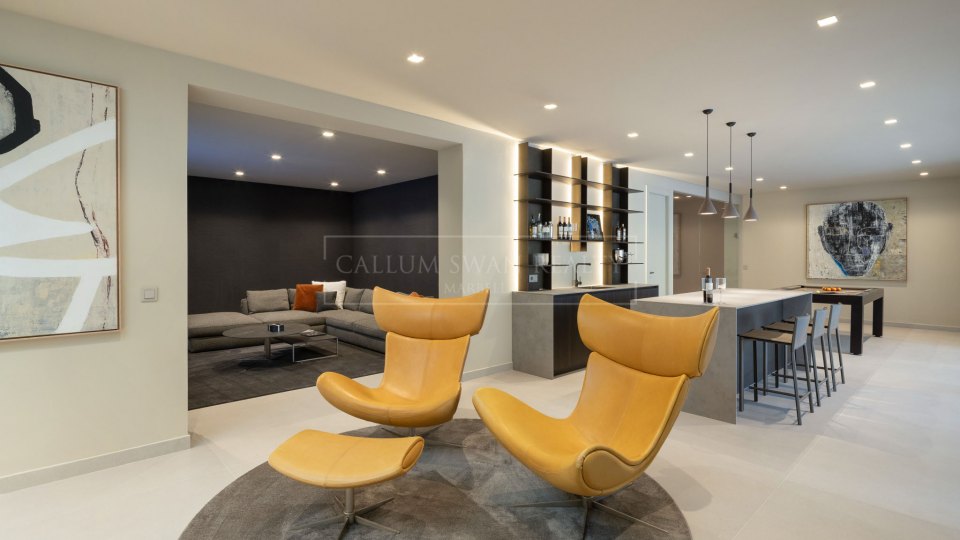 Benahavis, Elegante villa de nueva construcción con vistas al mar en venta en Los Flamingos, Benahavís