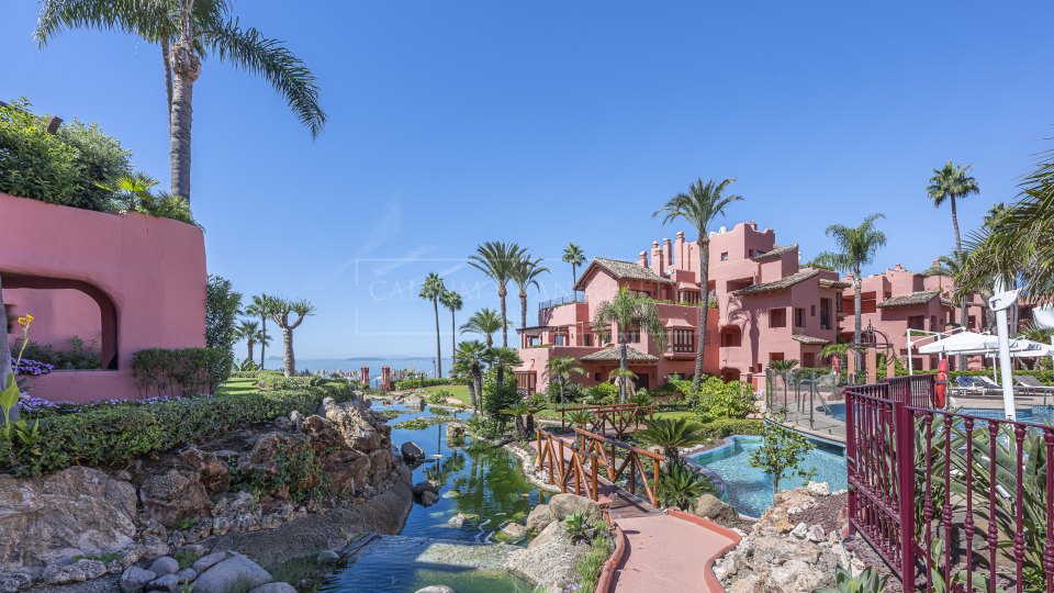 Estepona, Renovated Beachfront Penthouse for Sale in Cabo Bermejo, Estepona