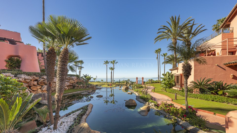 Estepona, Renovated Beachfront Penthouse for Sale in Cabo Bermejo, Estepona