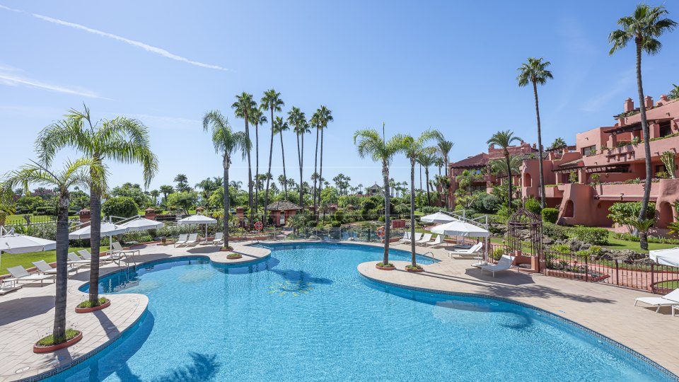 Estepona, Renovated Beachfront Penthouse for Sale in Cabo Bermejo, Estepona