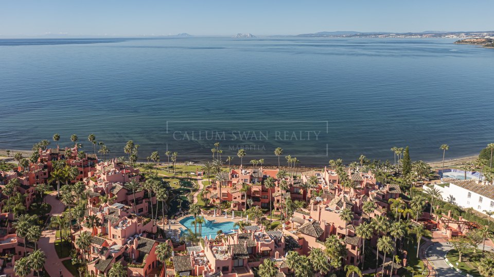 Estepona, Renovated Beachfront Penthouse for Sale in Cabo Bermejo, Estepona