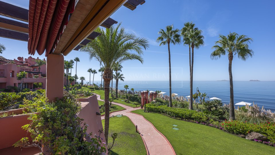 Estepona, Renovated Beachfront Penthouse for Sale in Cabo Bermejo, Estepona