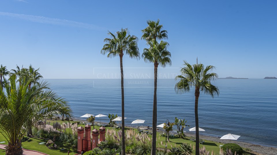 Estepona, Renovated Beachfront Penthouse for Sale in Cabo Bermejo, Estepona