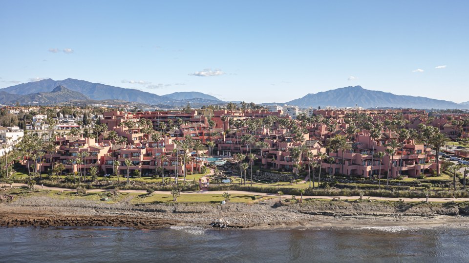 Estepona, Renovated Beachfront Penthouse for Sale in Cabo Bermejo, Estepona