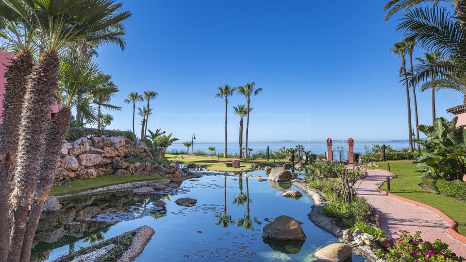 Estepona, Renovated Beachfront Penthouse for Sale in Cabo Bermejo, Estepona