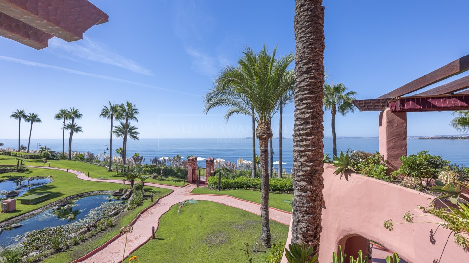 Estepona, Renovated Beachfront Penthouse for Sale in Cabo Bermejo, Estepona