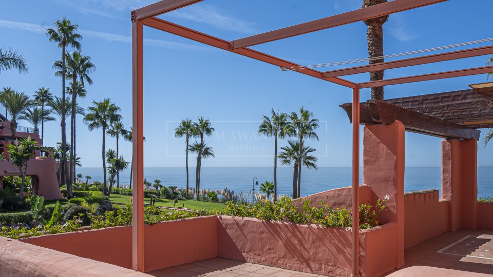 Estepona, Renovated Beachfront Penthouse for Sale in Cabo Bermejo, Estepona