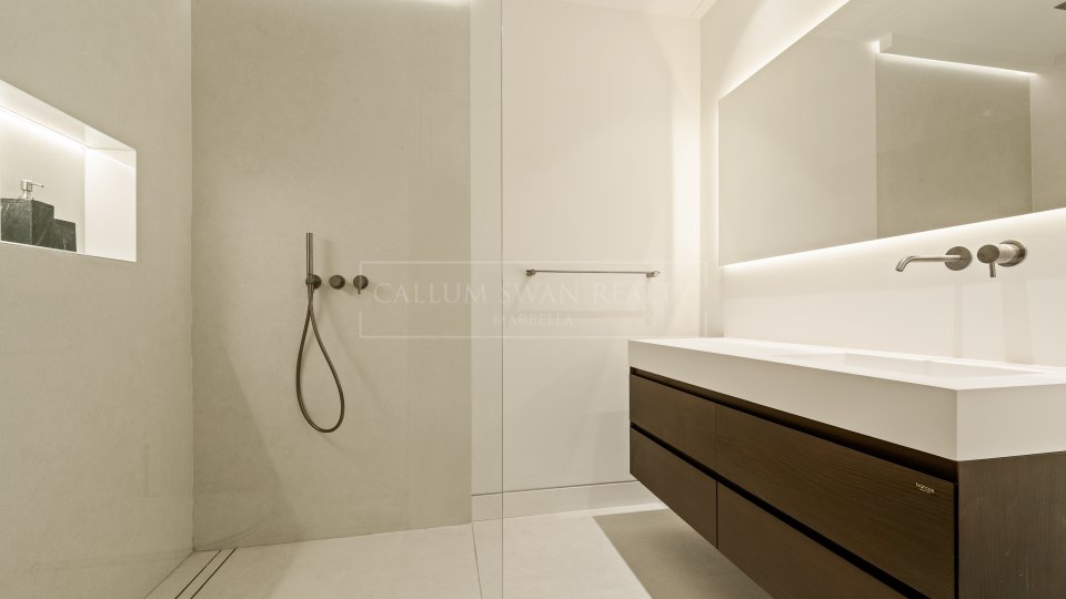 Benahavis, Elegante villa moderna con vista al valle en Lomas de La Quinta, Benahavís