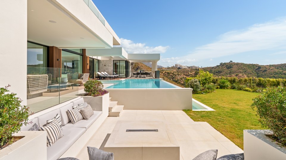 Benahavis, Elegante villa moderna con vista al valle en Lomas de La Quinta, Benahavís