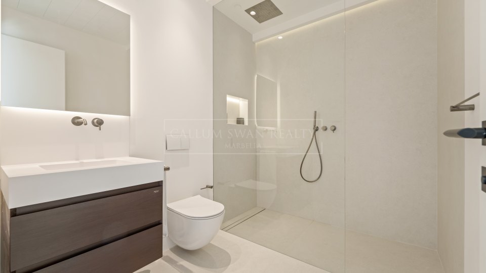 Benahavis, Elegante villa moderna con vista al valle en Lomas de La Quinta, Benahavís