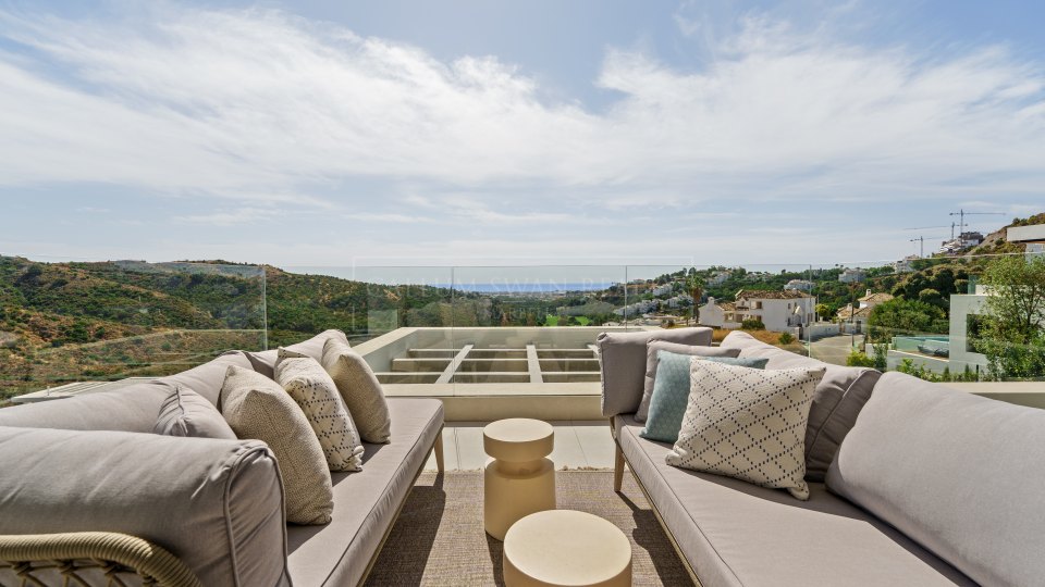 Benahavis, Elegante villa moderna con vista al valle en Lomas de La Quinta, Benahavís