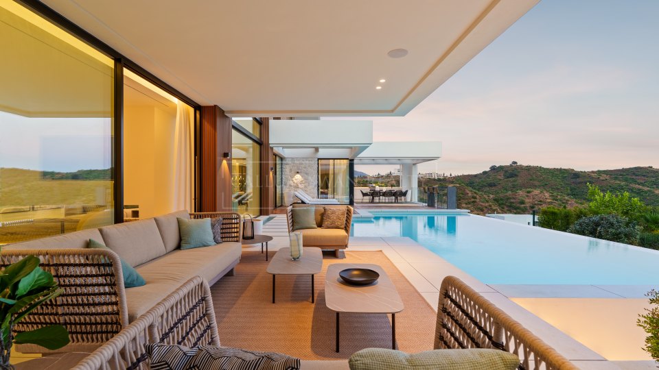 Benahavis, Elegante villa moderna con vista al valle en Lomas de La Quinta, Benahavís