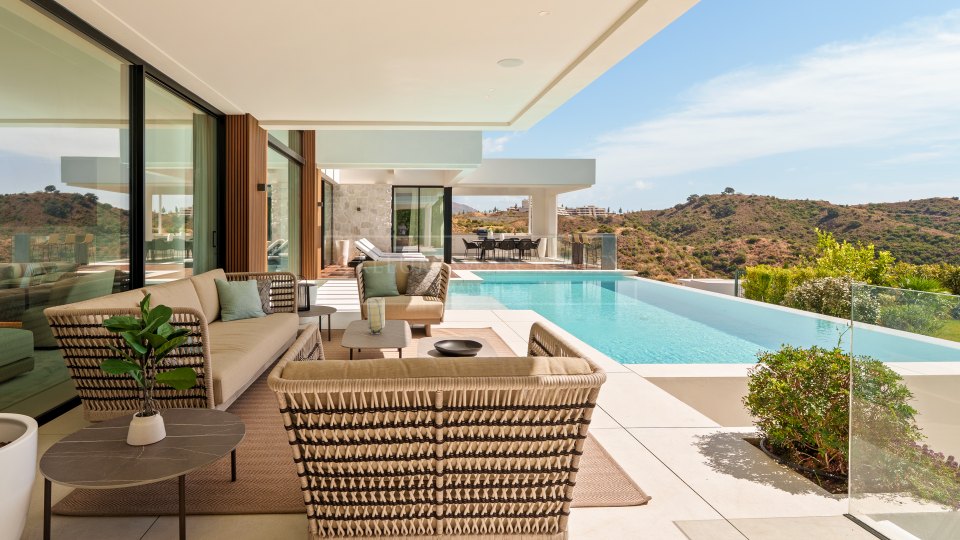Benahavis, Elegante villa moderna con vista al valle en Lomas de La Quinta, Benahavís