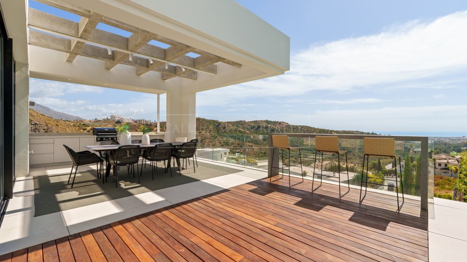 Benahavis, Elegante villa moderna con vista al valle en Lomas de La Quinta, Benahavís