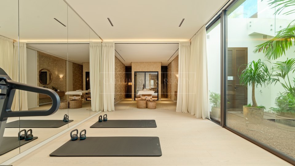 Marbella Golden Mile, Villa élégante à vendre à Lomas de Marbella Club, Golden Mile