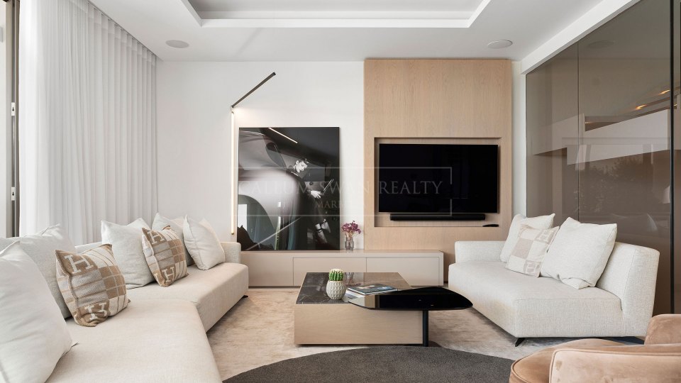 Nueva Andalucia, Villa contemporánea con vistas panorámicas en venta en el Valle del Golf de Marbella