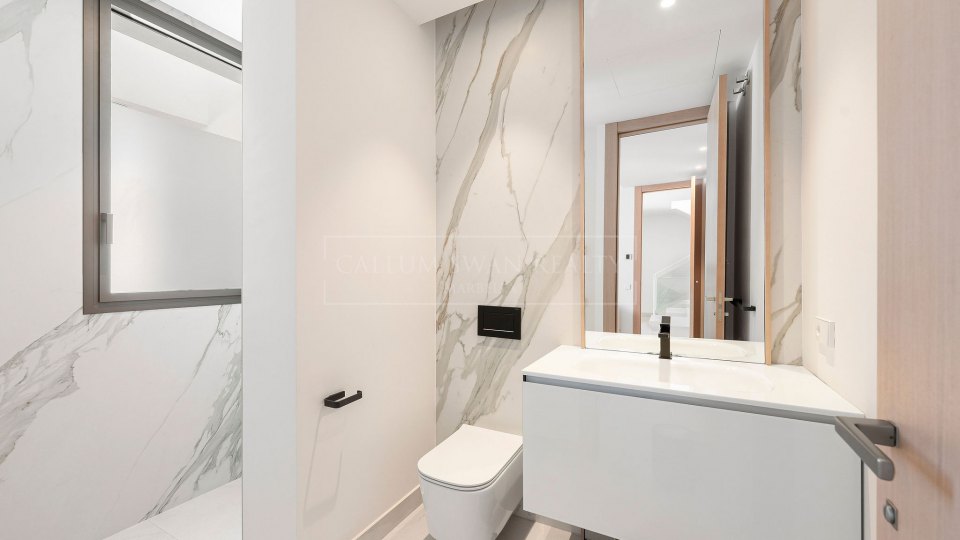 Nueva Andalucia, Villa contemporánea con vistas panorámicas en venta en el Valle del Golf de Marbella