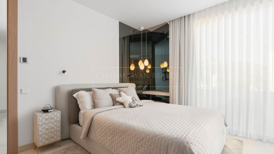 Nueva Andalucia, Villa contemporánea con vistas panorámicas en venta en el Valle del Golf de Marbella