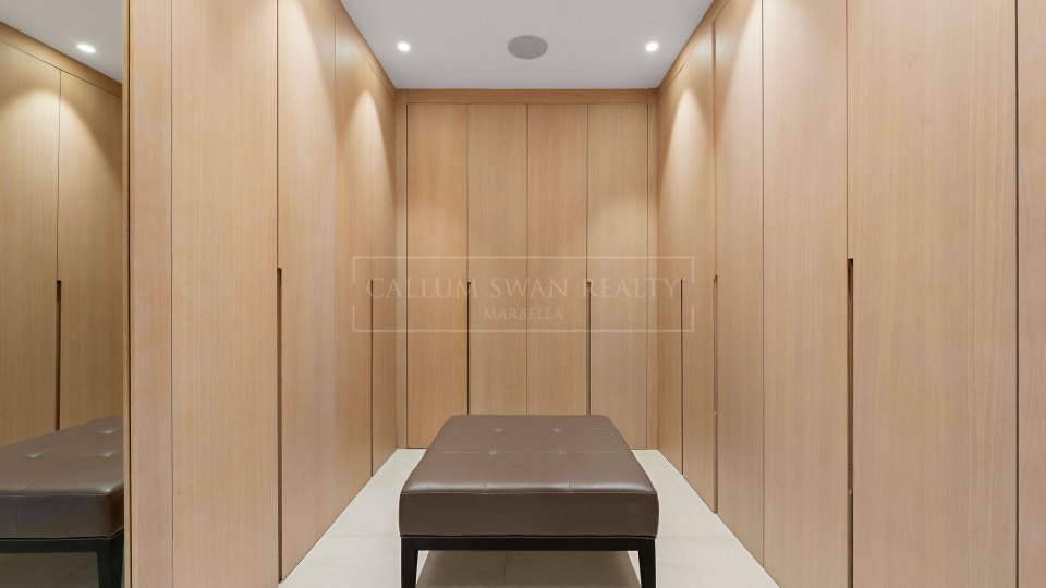 Nueva Andalucia, Villa contemporánea con vistas panorámicas en venta en el Valle del Golf de Marbella