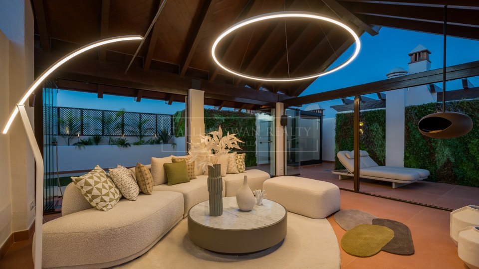 Estepona, Penthouse de luxe en bord de mer avec vue sur la mer à Bahía del Velerín, Estepona