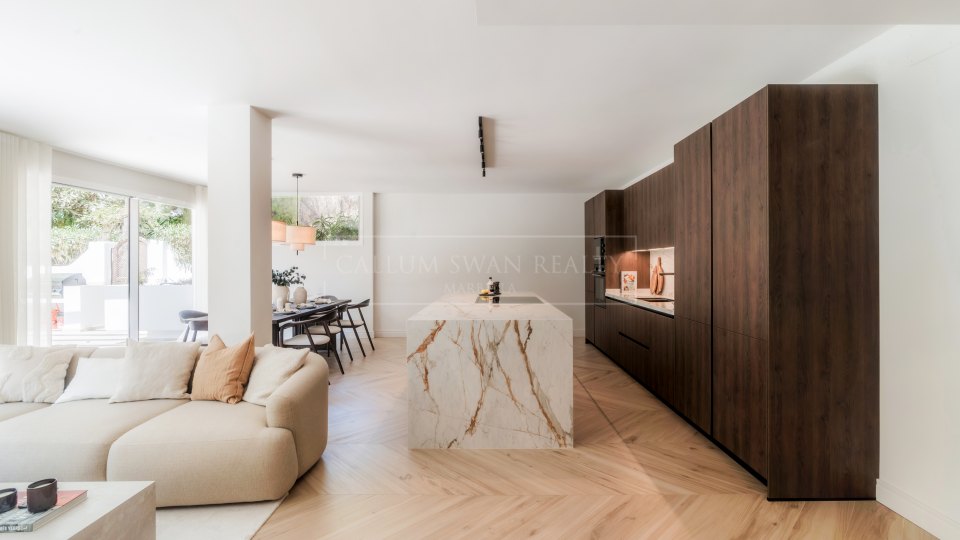 Marbella Golden Mile, Elegante apartamento en planta baja en el prestigioso Kings Hills, Milla de Oro de Marbella