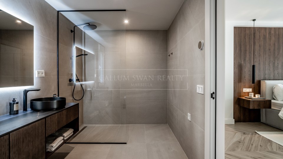 Marbella Golden Mile, Elegante apartamento en planta baja en el prestigioso Kings Hills, Milla de Oro de Marbella