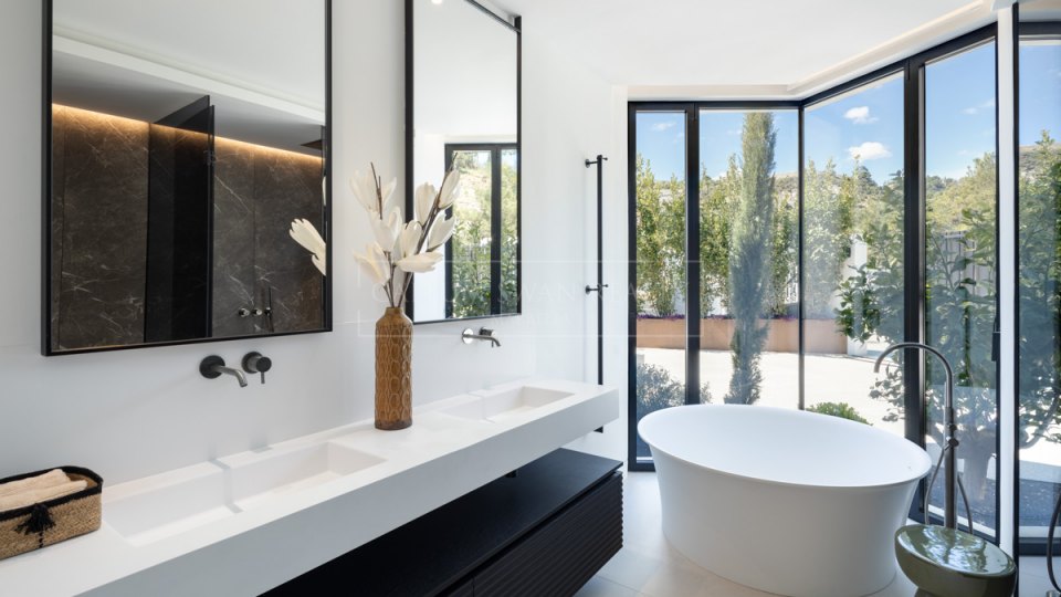 Benahavis, Villa Moderna en Venta en Lomas de la Quinta, Benahavis