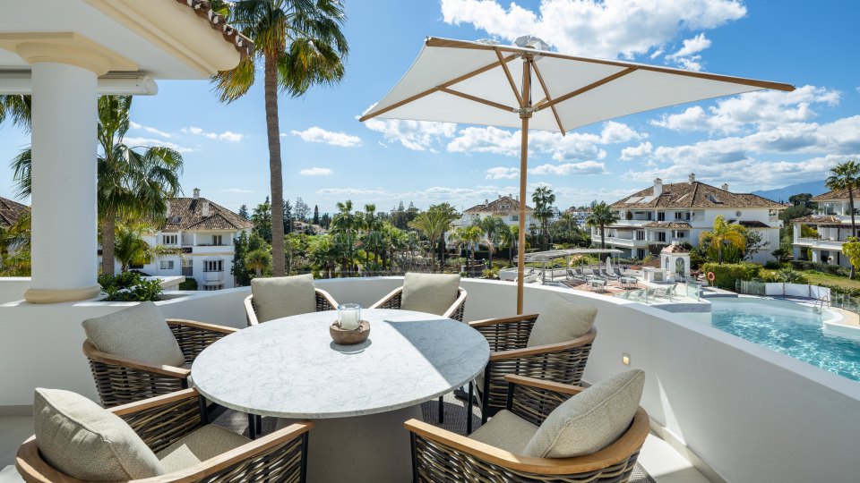 Marbella Golden Mile, Elegante Atico Duplex en Monte Paraiso, Milla de Oro