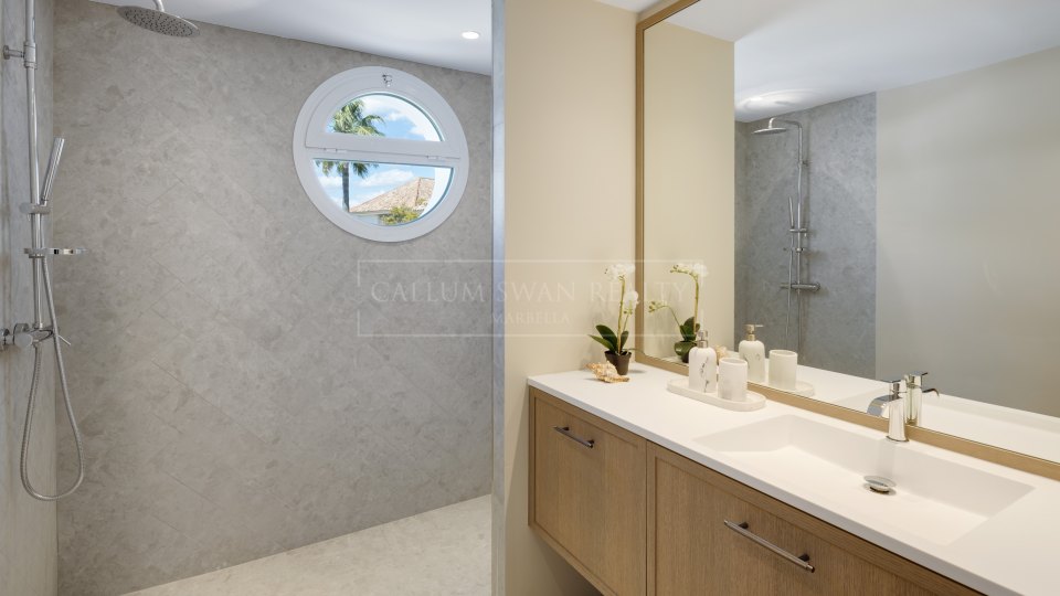 Marbella Golden Mile, Elegante Atico Duplex en Monte Paraiso, Milla de Oro