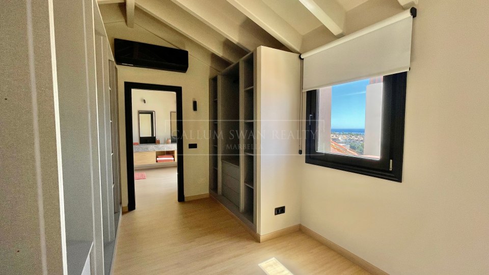 Marbella Golden Mile, Elegante Ático Dúplex con vistas abiertas al Mar en Monte Paraíso Country Club