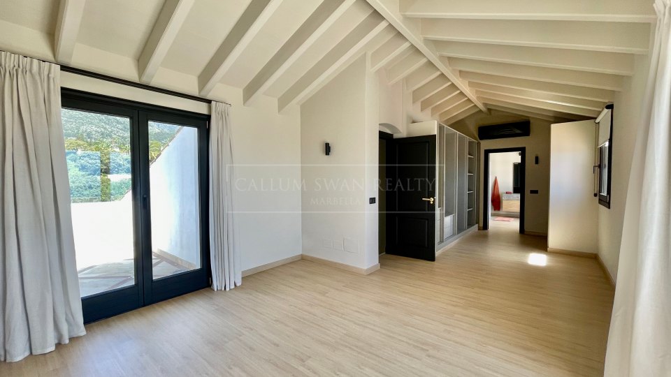 Marbella Golden Mile, Elegante Ático Dúplex con vistas abiertas al Mar en Monte Paraíso Country Club