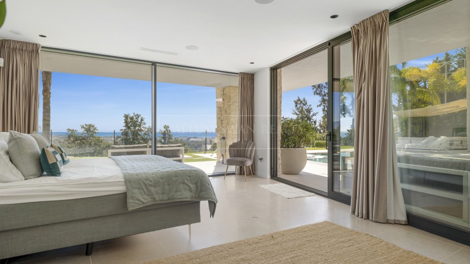 Benahavis, Frontline Golf Villa in La Alqueria, Benahavis