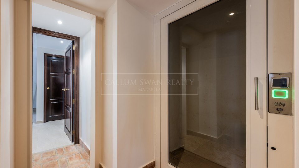 Marbella Golden Mile, Elegant Andalusian-Style Townhouse Steps from Puente Romano, Golden Mile Marbella
