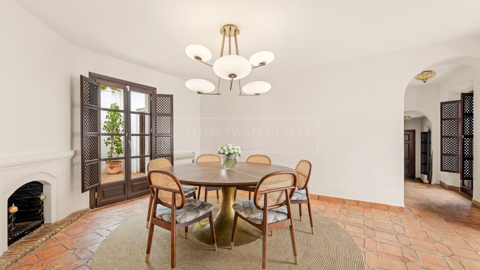 Marbella Golden Mile, Elegant Andalusian-Style Townhouse Steps from Puente Romano, Golden Mile Marbella