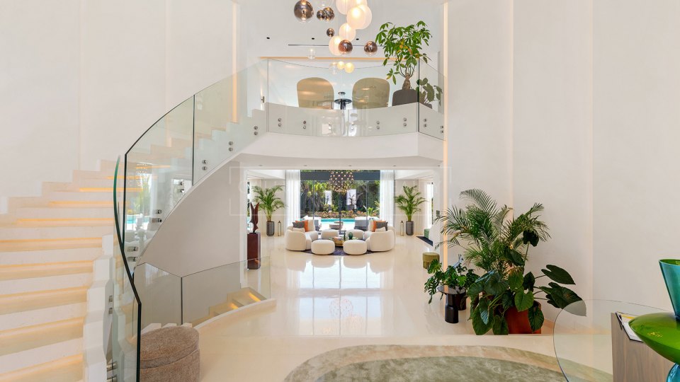 Marbella Golden Mile, New Contemporary Residence in Sierra Blanca