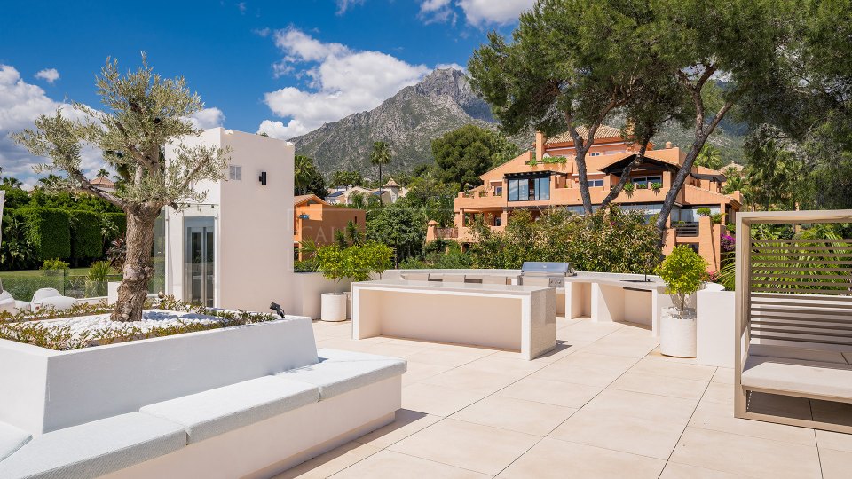 Marbella Golden Mile, New Contemporary Residence in Sierra Blanca