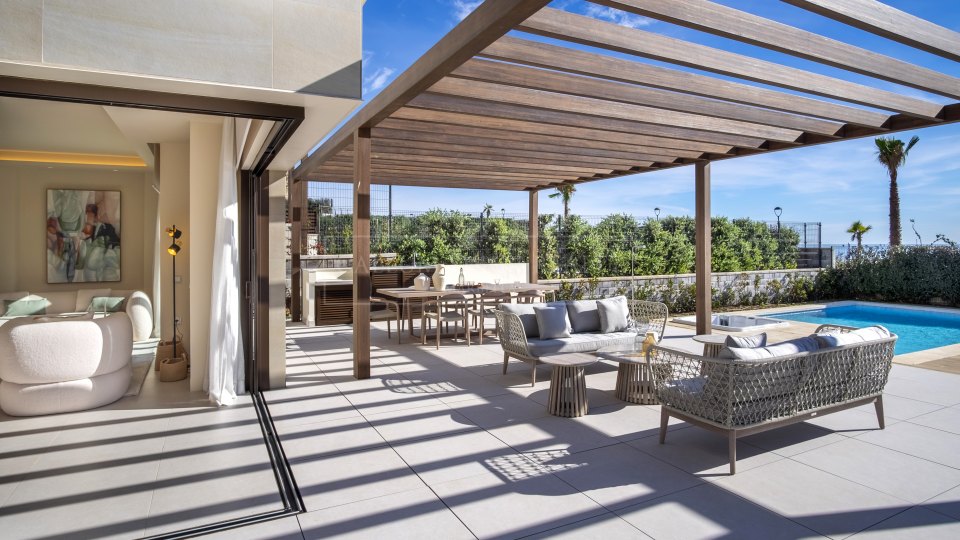 Estepona, Villa en venta frente al mar en Estepona - Nueva Milla de Oro