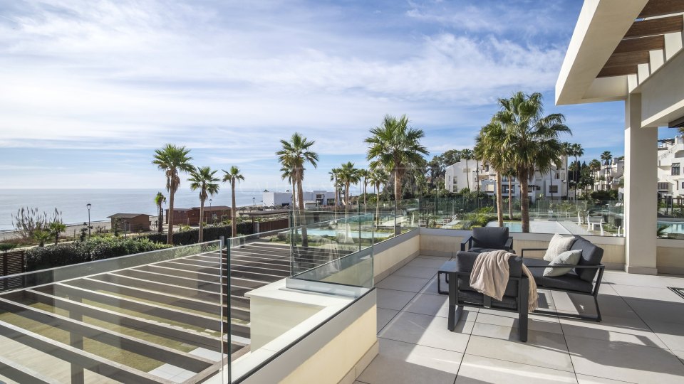 Estepona, Villa en venta frente al mar en Estepona - Nueva Milla de Oro