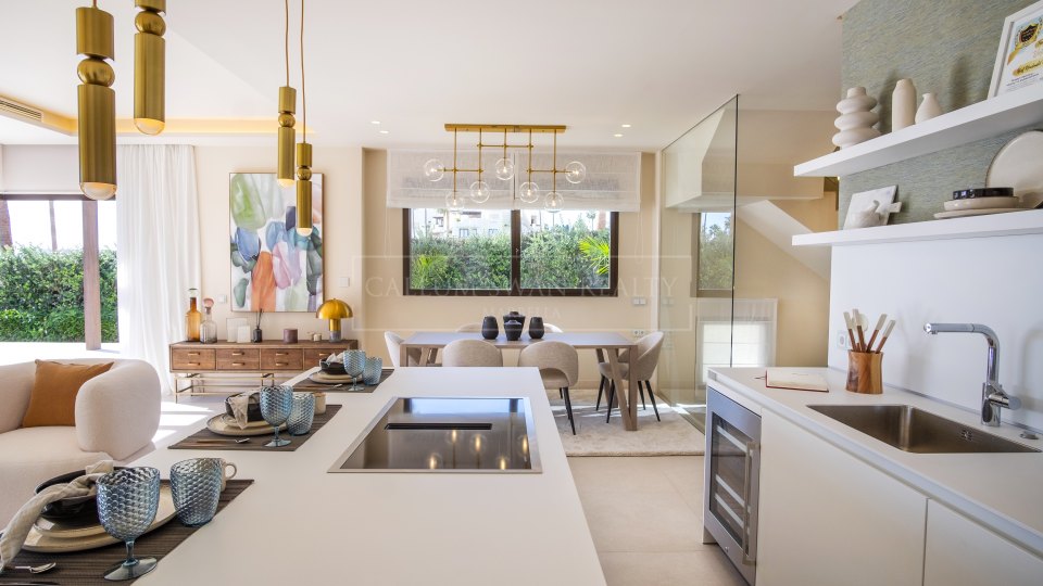 Estepona, Villa en venta frente al mar en Estepona - Nueva Milla de Oro