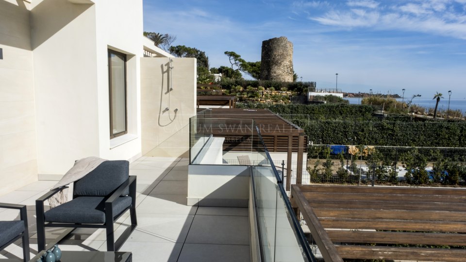 Estepona, Villa en venta frente al mar en Estepona - Nueva Milla de Oro