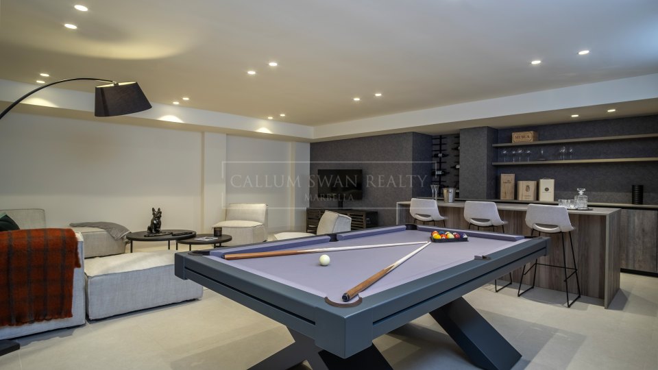 Estepona, Villa en venta frente al mar en Estepona - Nueva Milla de Oro