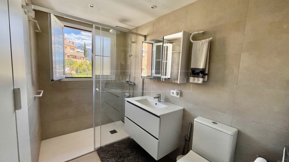 Nueva Andalucia, Ático Dúplex en Venta en Andalucía Alta - Vistas al Mar y a la Montaña en Nueva Andalucía